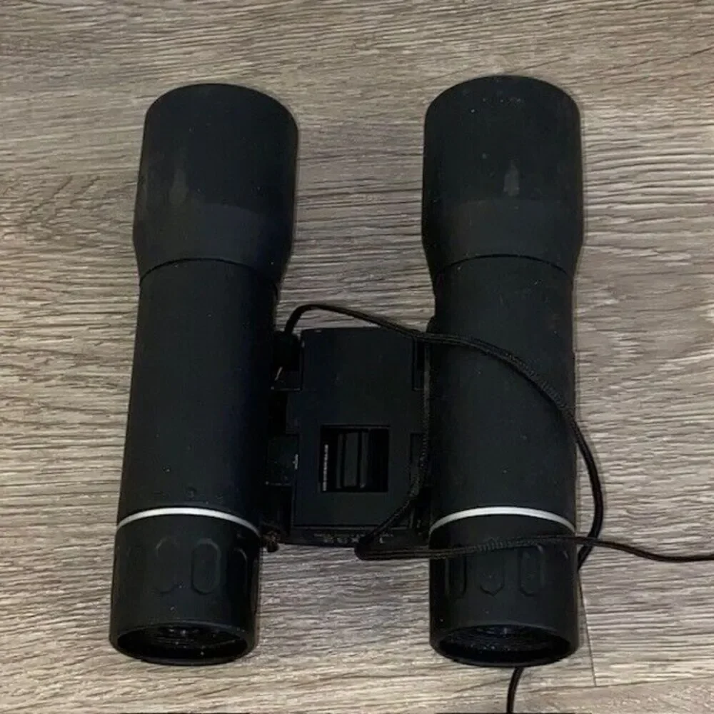 BUSHNELL 16X32 185 FEET AT 1000 YARDS BINOCULARS